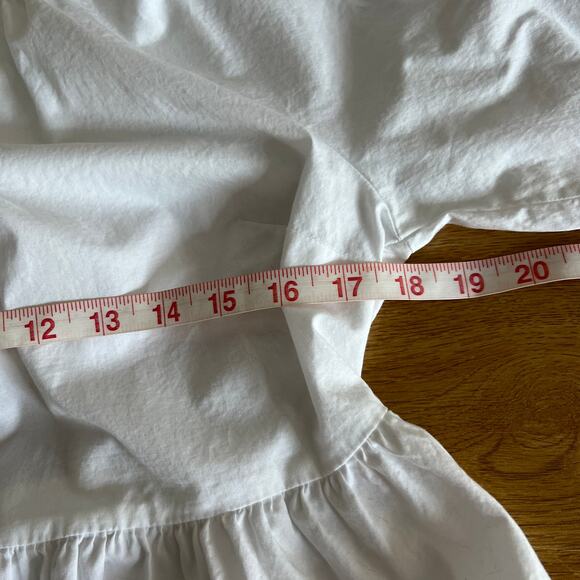 Old Navy White Cotton Open Back Blouse Medium - Picture 7 of 8